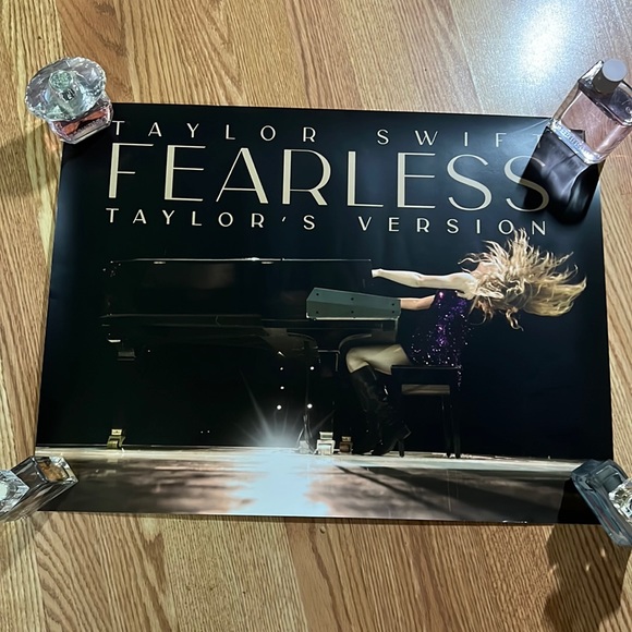 Taylor Swift Accessories - Taylor swift fearless lithograph